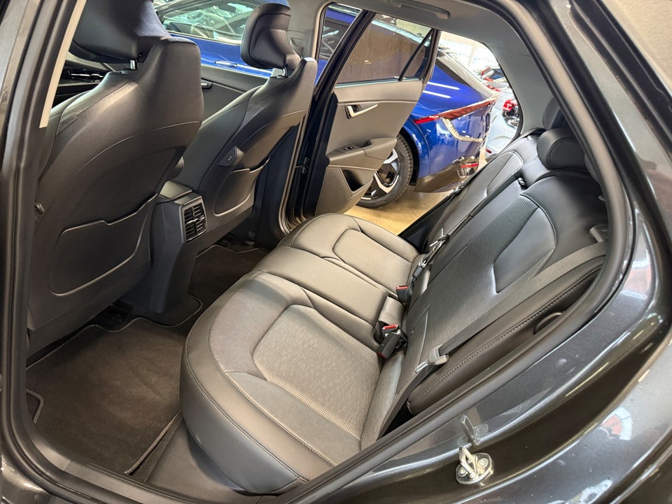 Kia Niro 64 EV Upgrade 5d