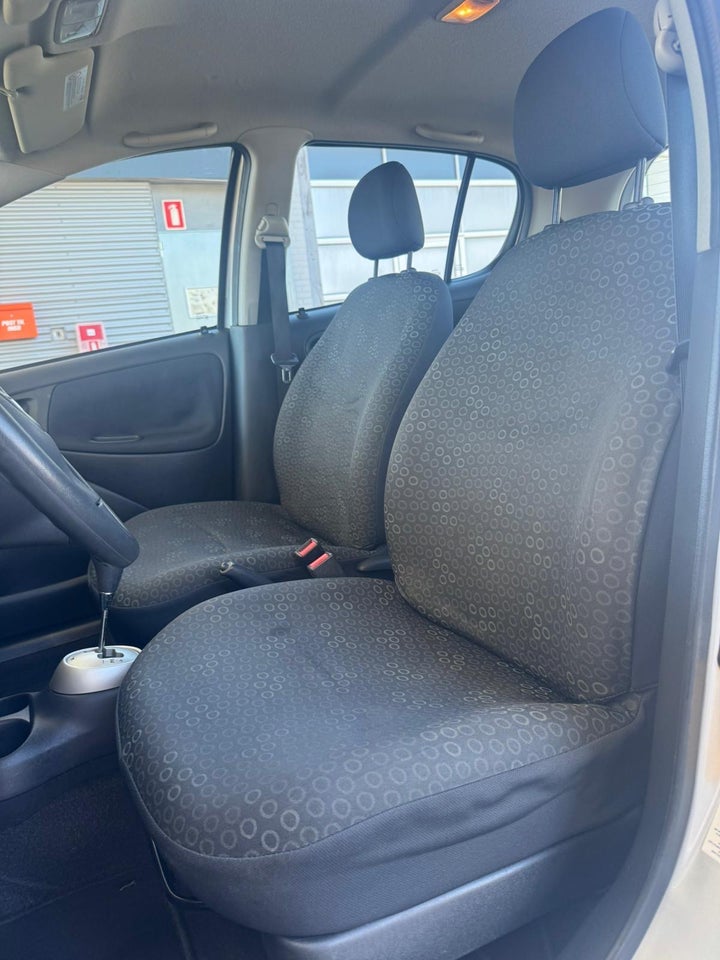 Toyota Yaris 1,0 Sol MMT 5d