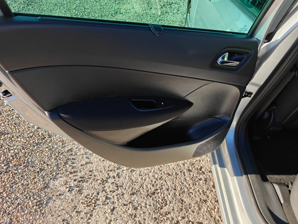 Peugeot 308 1,6 THP 156 Sportium SW 5d