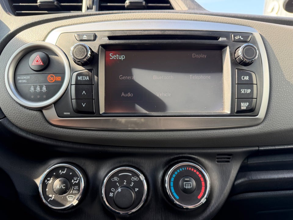 Toyota Yaris 1,3 VVT-i T2 Style 5d