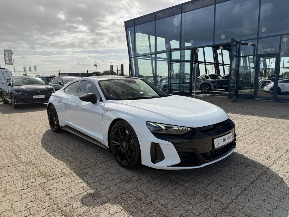 Audi RS e-tron GT quattro 4d
