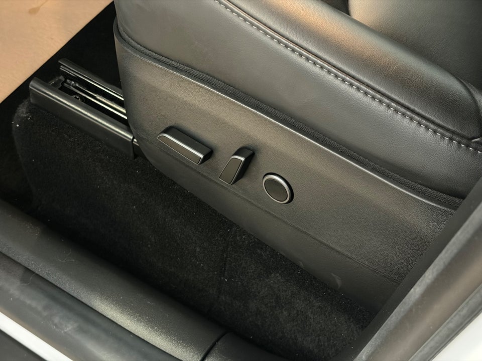 Tesla Model Y Long Range AWD 5d