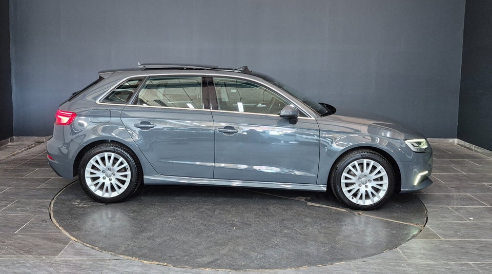 Audi A3 1,4 e-tron Sportback S-tr. 5d