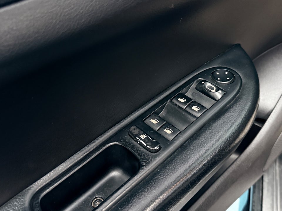 Peugeot 307 2,0 16V CC 2d