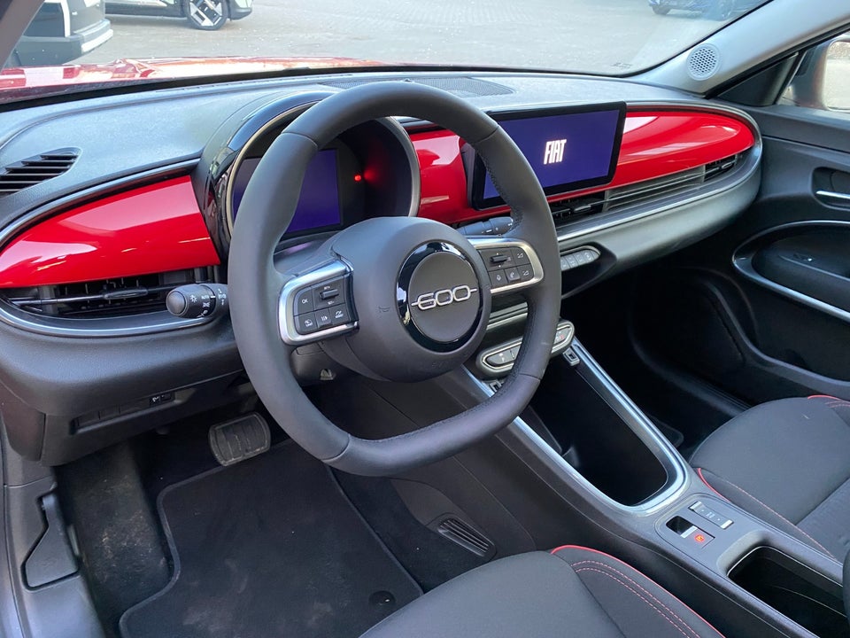 Fiat 600e 54 (RED) 5d