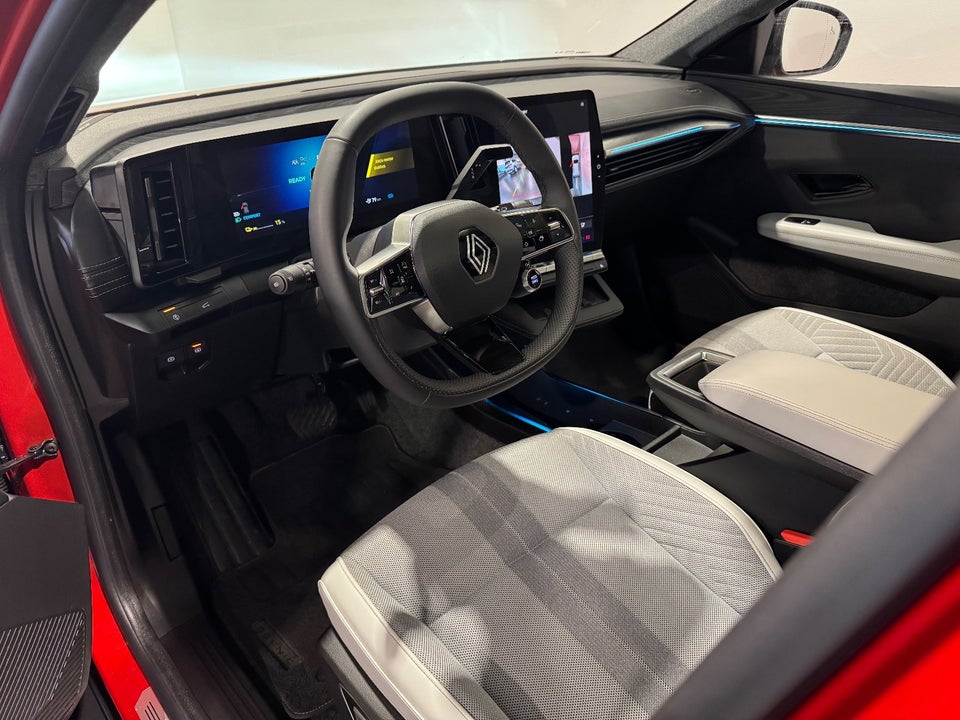 Renault Scenic E-Tech 87 Iconic 5d