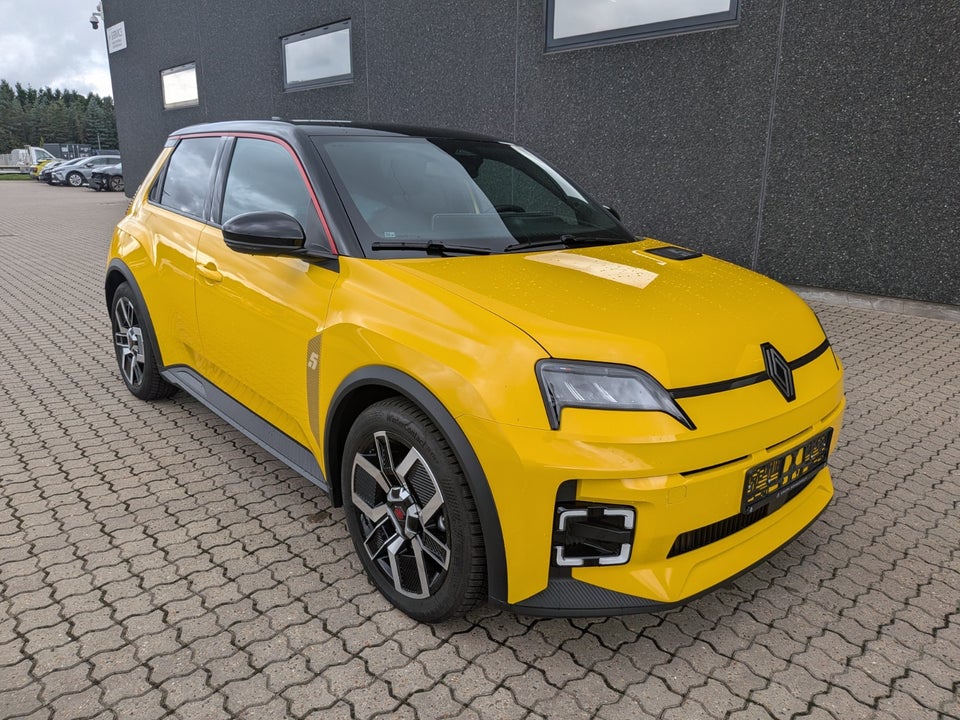 Renault 5 E-Tech 40 Techno 5d
