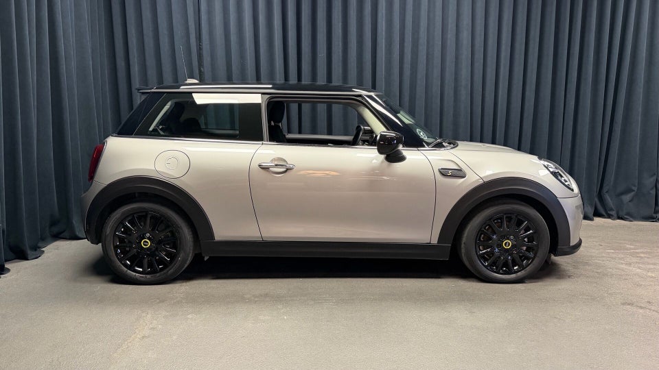 MINI Cooper SE Essential 3d
