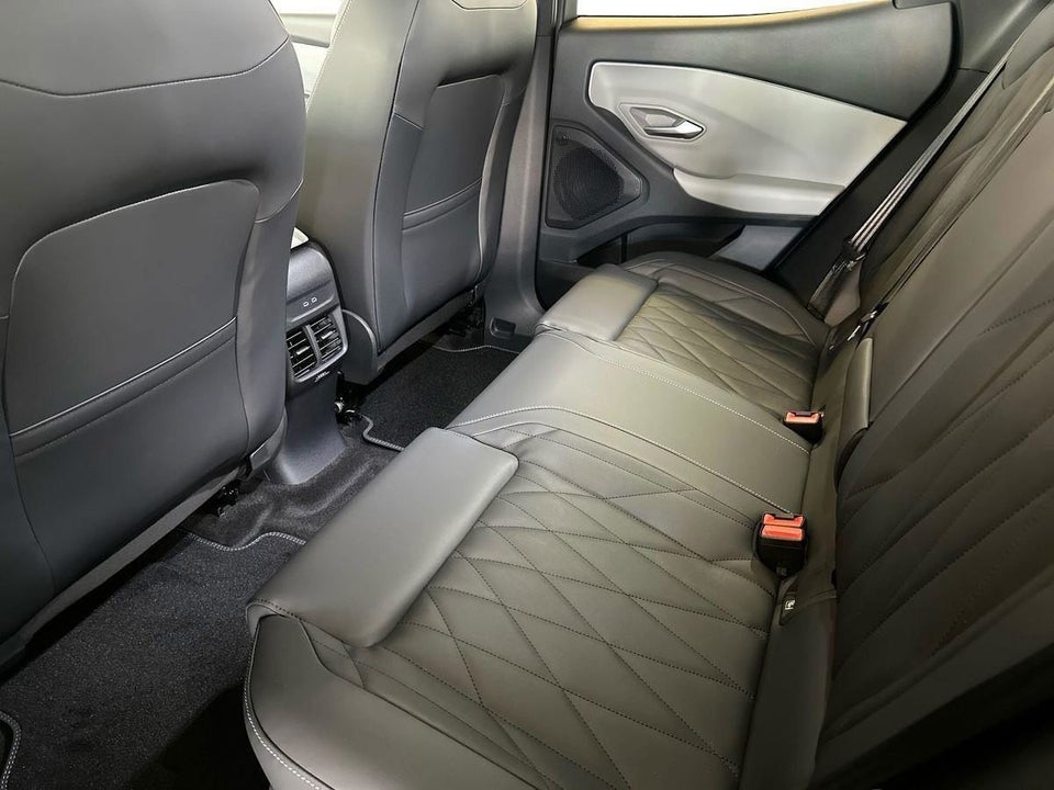 Ford Explorer 82 Premium Extended Range 5d