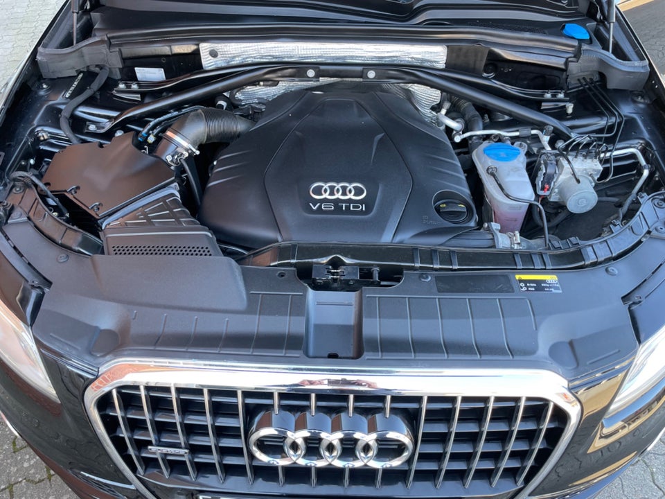 Audi Q5 3,0 TDi 258 S-line quattro S-tr. 5d