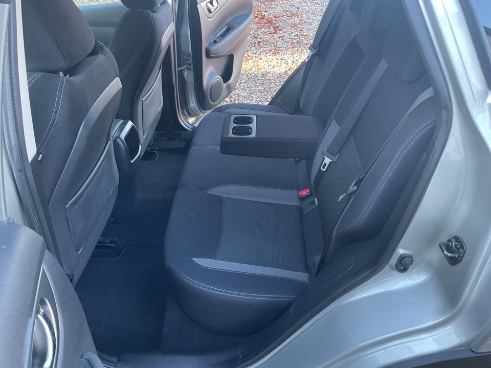 Nissan Qashqai 1,3 Dig-T 140 N-Connecta 5d