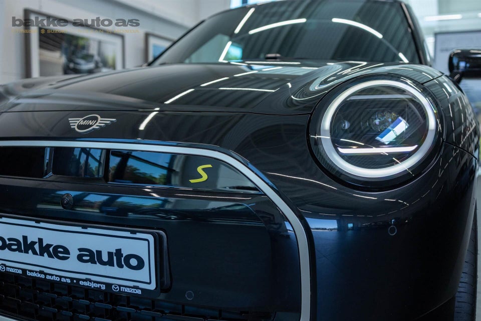 MINI Cooper SE Favoured Trim XL 3d