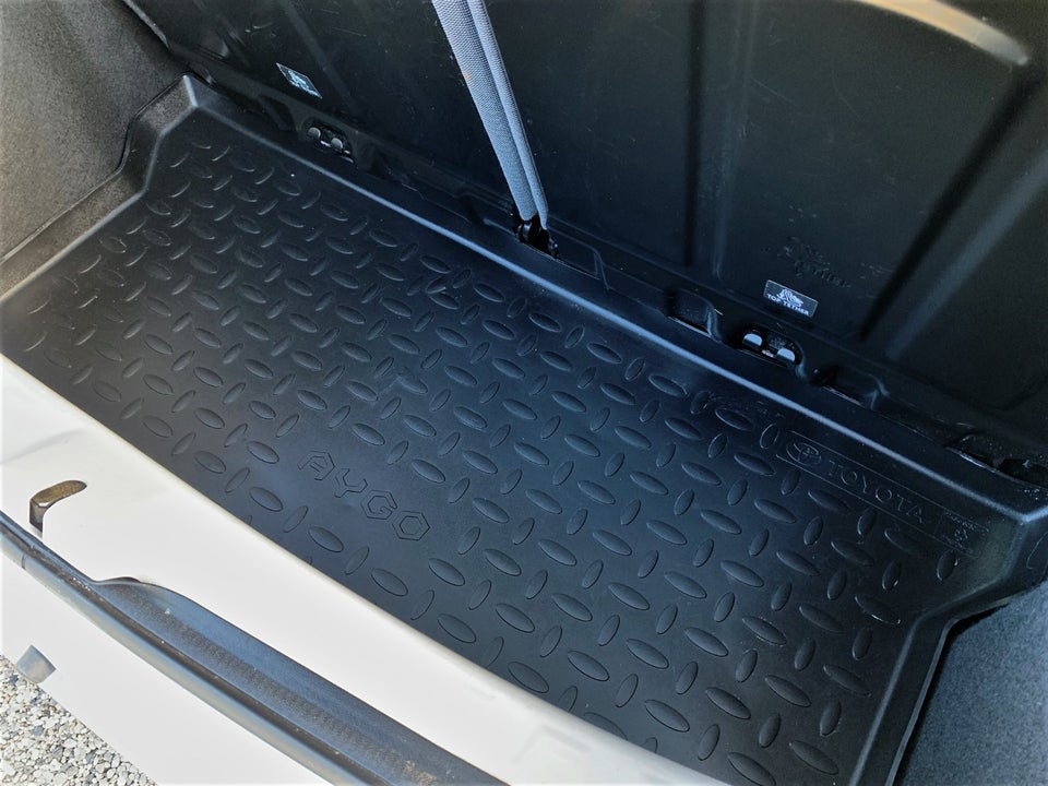 Toyota Aygo 1,0 VVT-i x-pression x-shift 5d