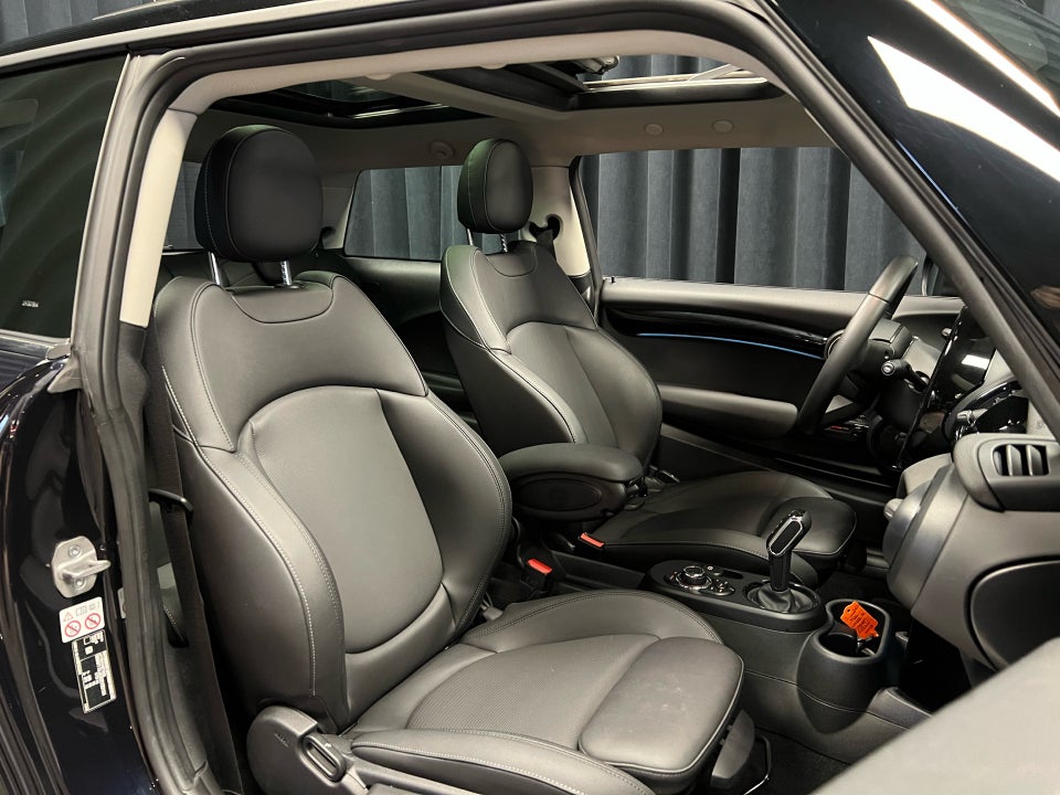 MINI Cooper SE Classic Trim 3d