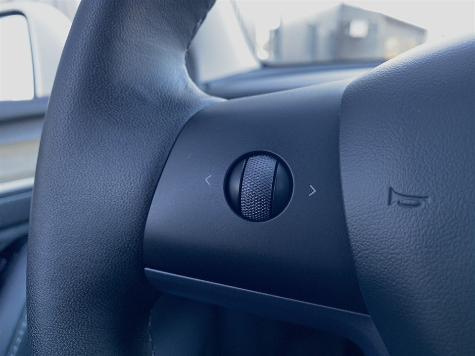 Tesla Model Y Long Range AWD 5d
