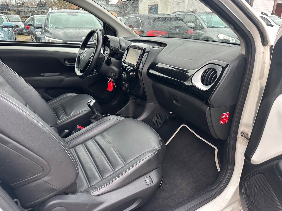 Toyota Aygo 1,0 VVT-i x-cellence 5d