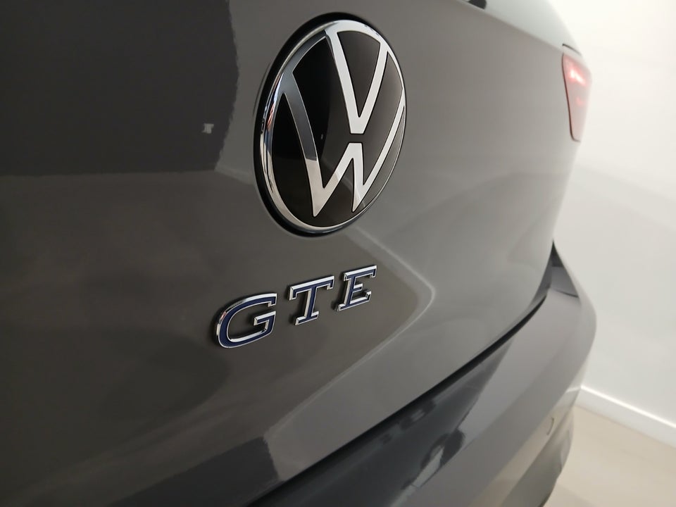 VW Golf VIII 1,4 GTE DSG 5d