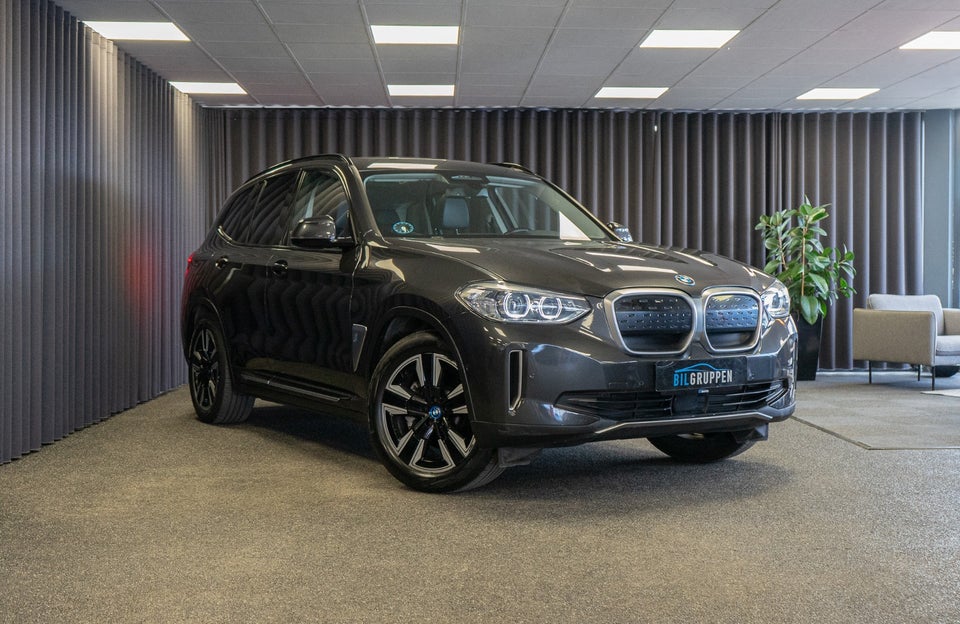 BMW iX3 Charged 5d