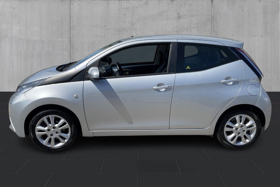 Toyota Aygo 1,0 VVT-i x-play 5d