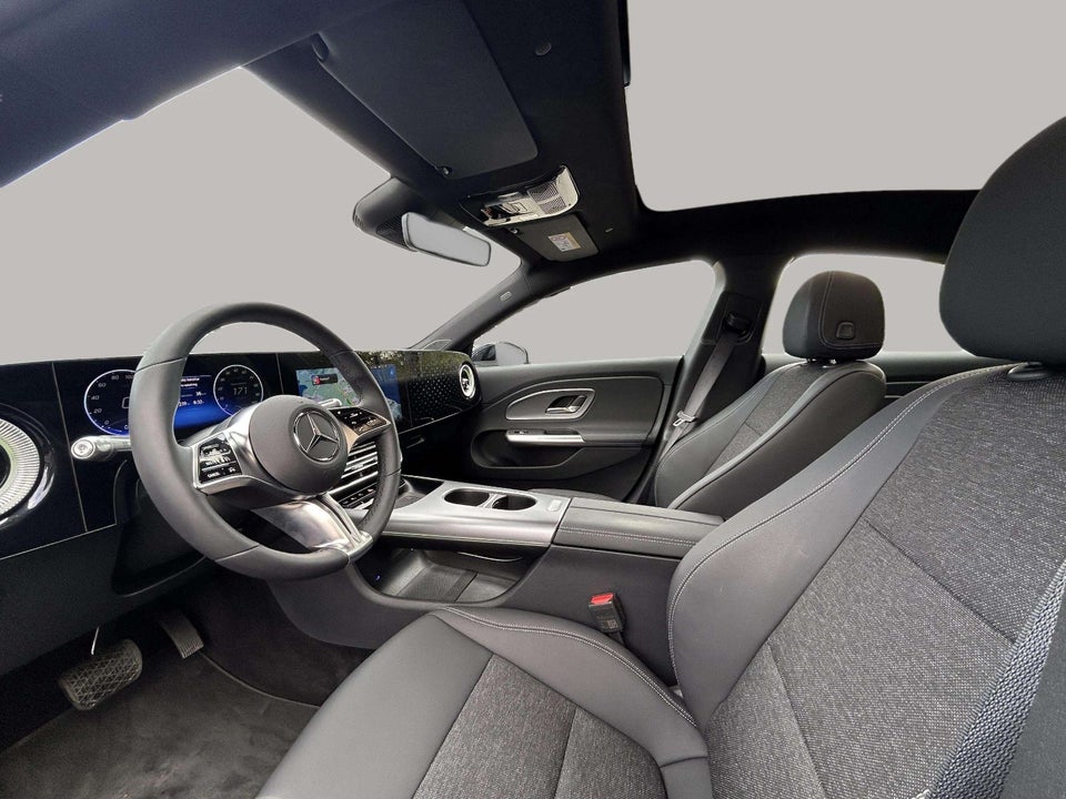 Mercedes CLA250+ EQ Progressive Advance Plus 4d
