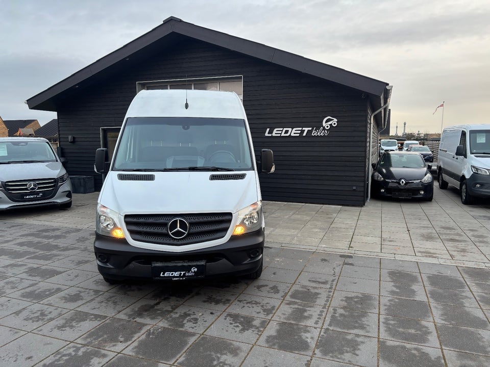 Mercedes Sprinter 319 3,0 CDi R2 Kassevogn aut. 5d
