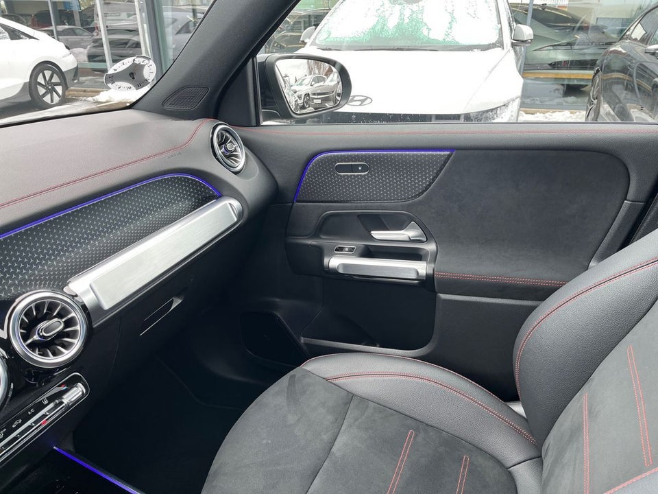 Mercedes EQB300 AMG Line 4Matic 5d