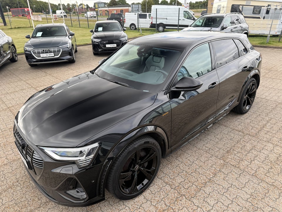 Audi e-tron S quattro 5d