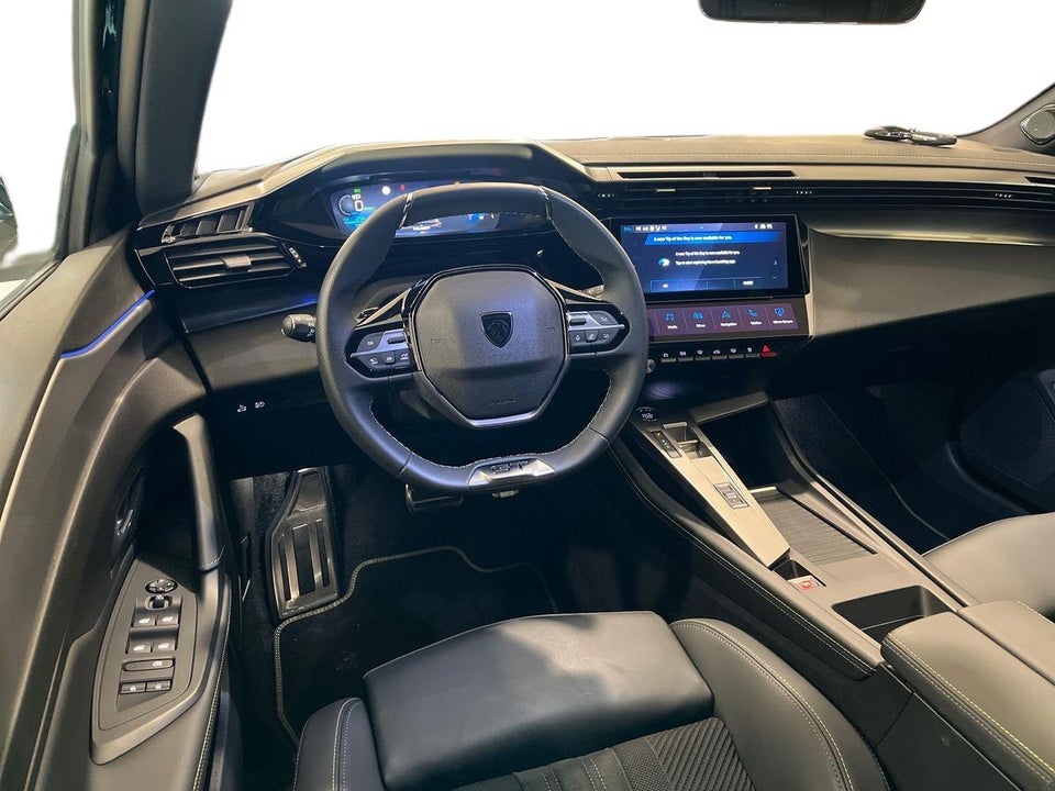 Peugeot e-408 58 GT 5d