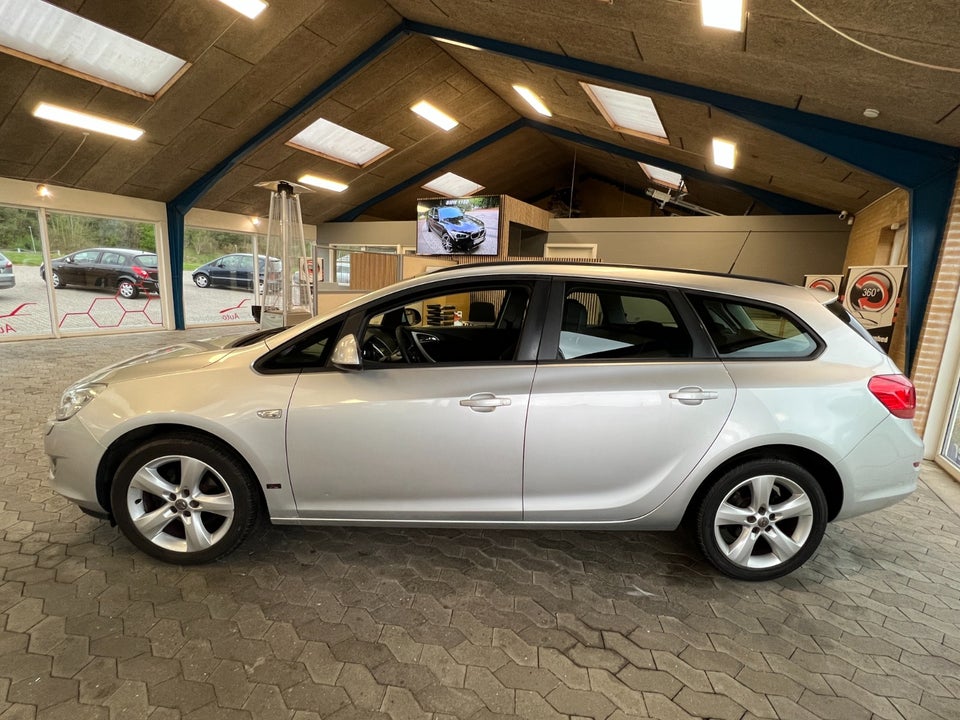 Opel Astra 1,4 T 140 Enjoy Sports Tourer 5d