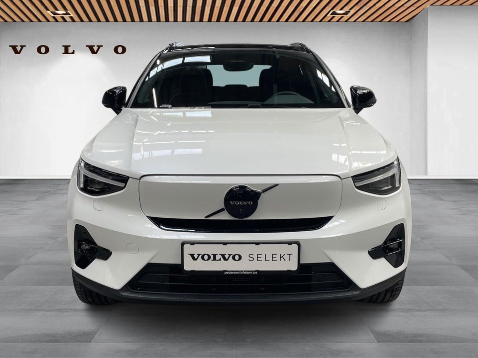 Volvo EX40 Extended Range Black Edition 5d