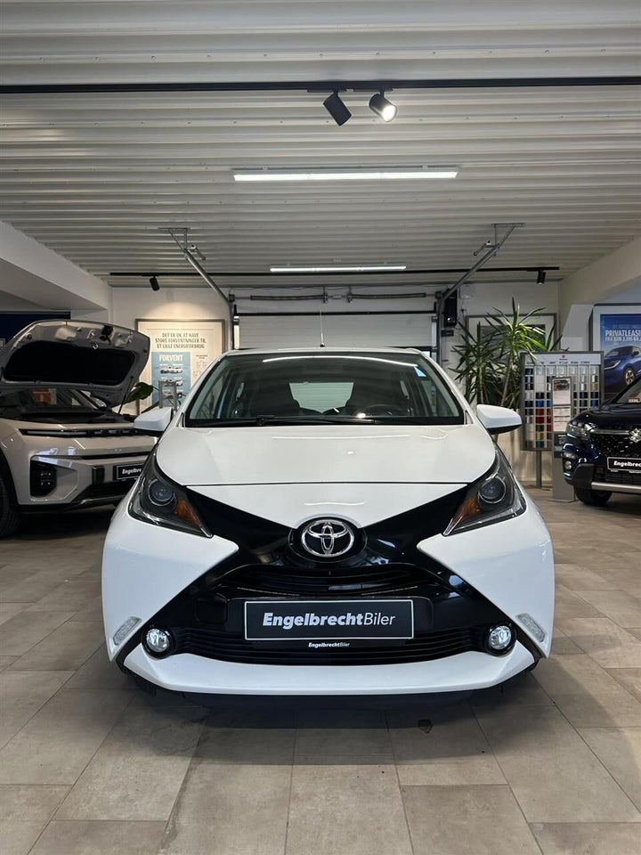 Toyota Aygo 1,0 VVT-i x-press x-shift 5d