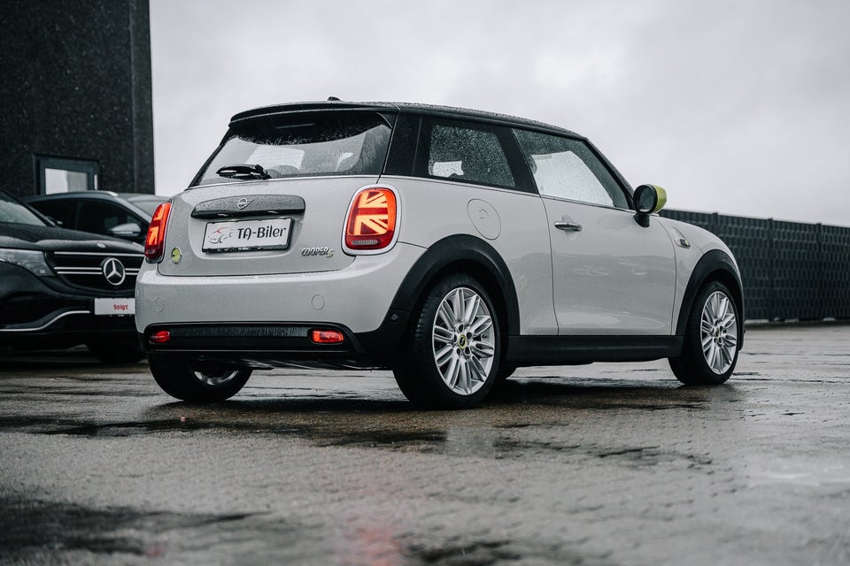 MINI Cooper SE Trim L 3d