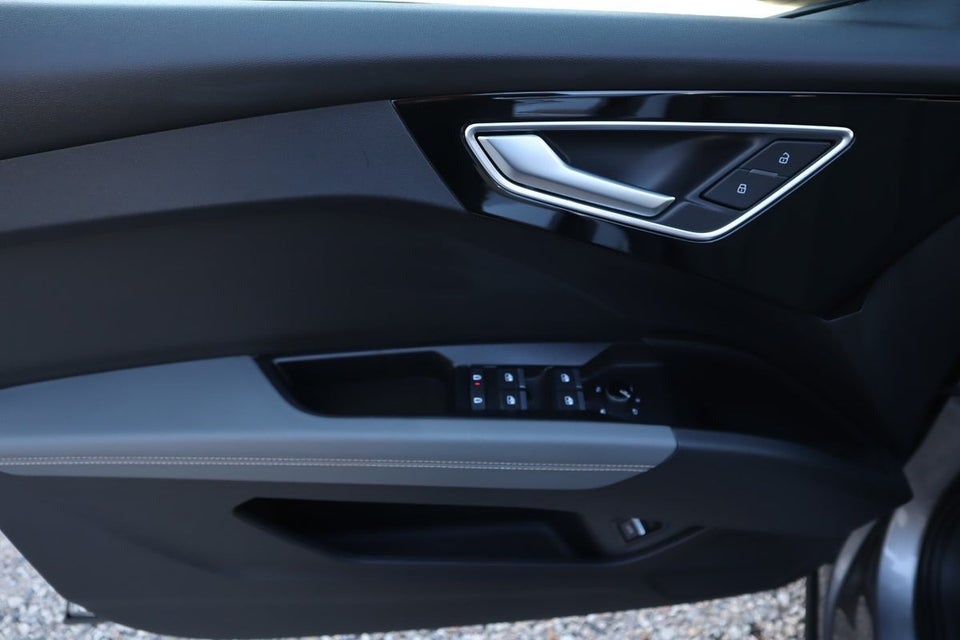 Audi Q4 e-tron 45 S-line quattro 5d