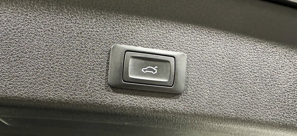 Audi e-tron 55 S-line quattro 5d