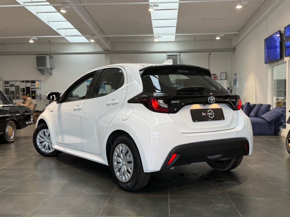 Toyota Yaris 1,5 Hybrid H1 e-CVT 5d