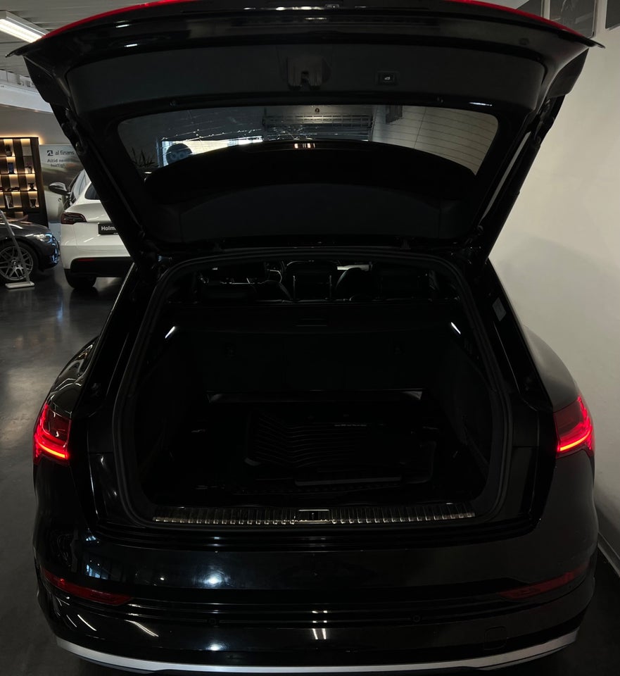 Audi e-tron 55 S-line quattro 5d