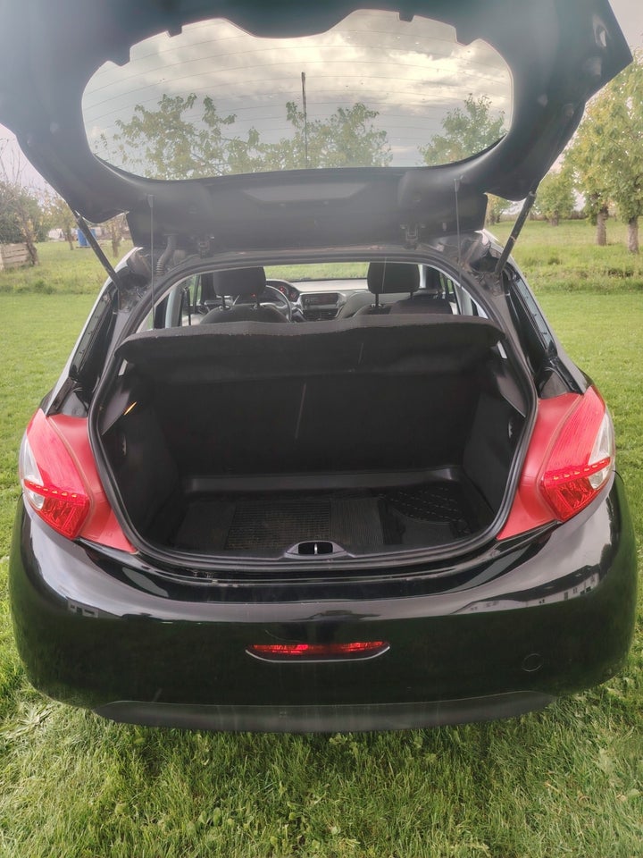 Peugeot 208 1,0 VTi Active 5d