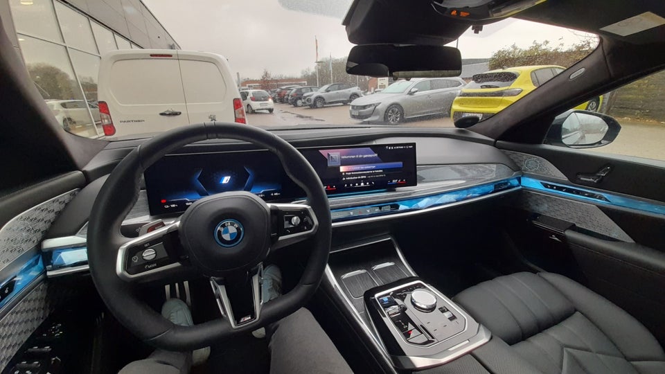 BMW i7 xDrive60 M-Sport 4d