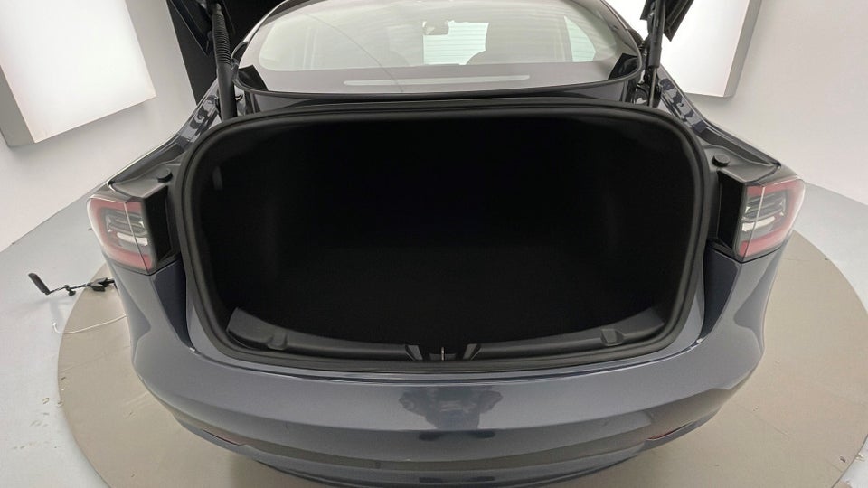 Tesla Model 3 Long Range AWD 4d