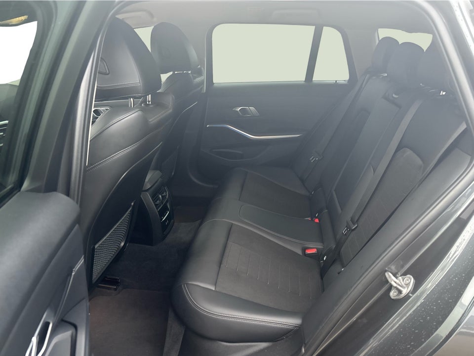 BMW 330e 2,0 Touring Sport Line aut. 5d