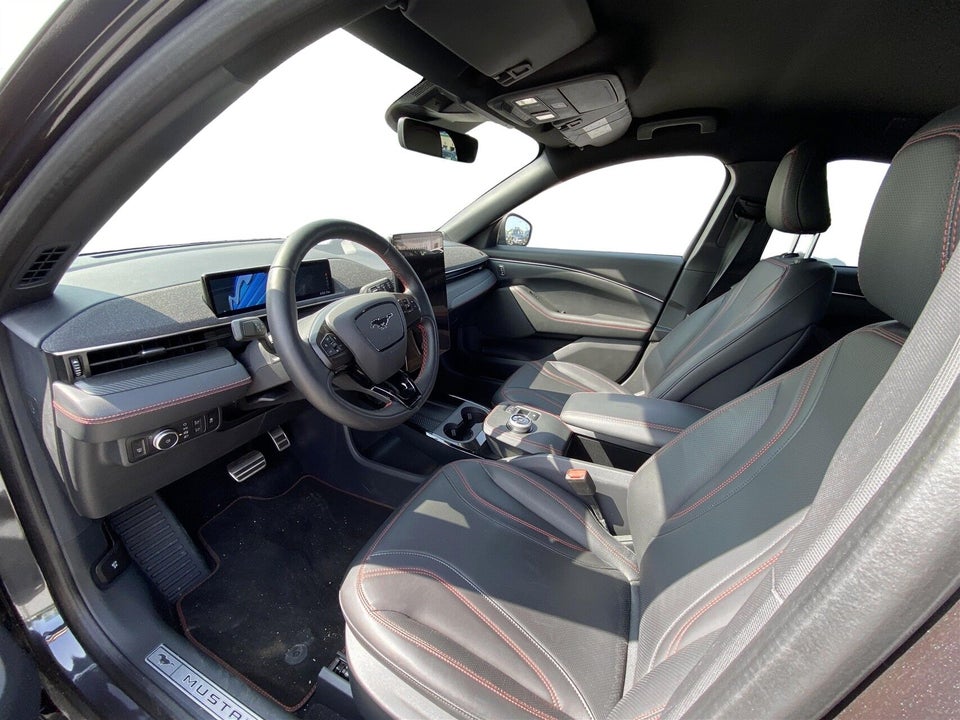 Ford Mustang Mach-E 98 Extended Range AWD 5d