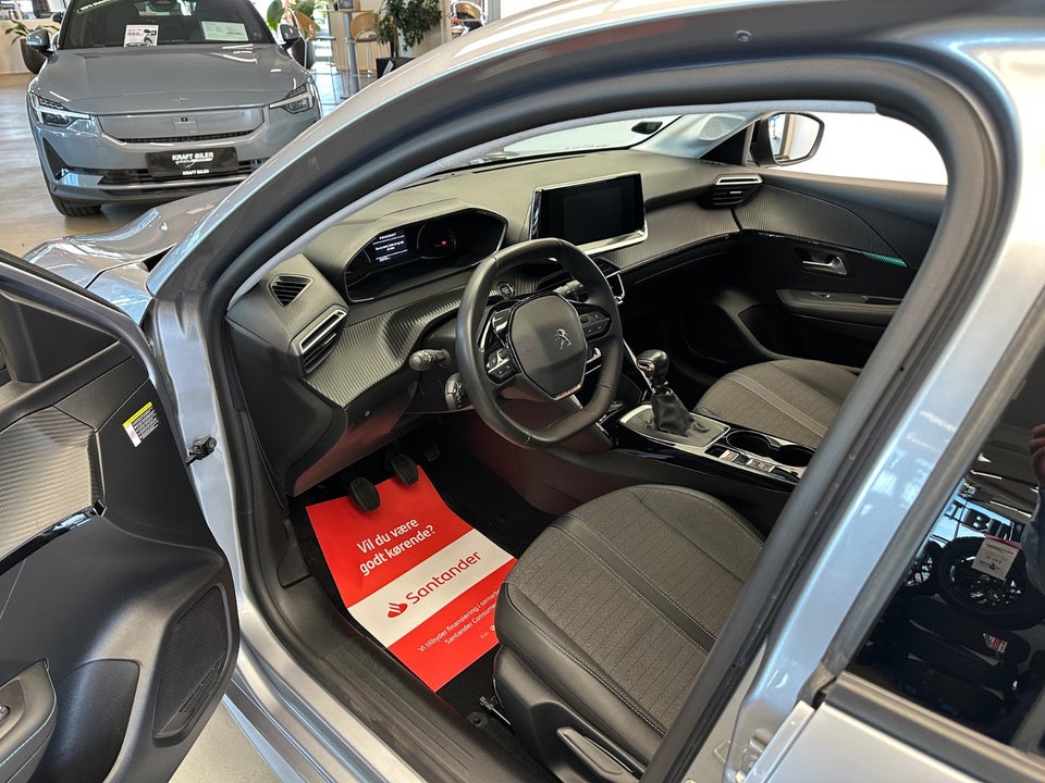 Peugeot 208 1,2 PureTech 100 Allure 5d