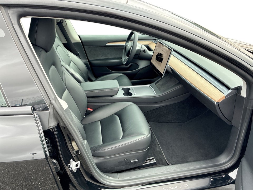 Tesla Model 3 Long Range AWD 4d