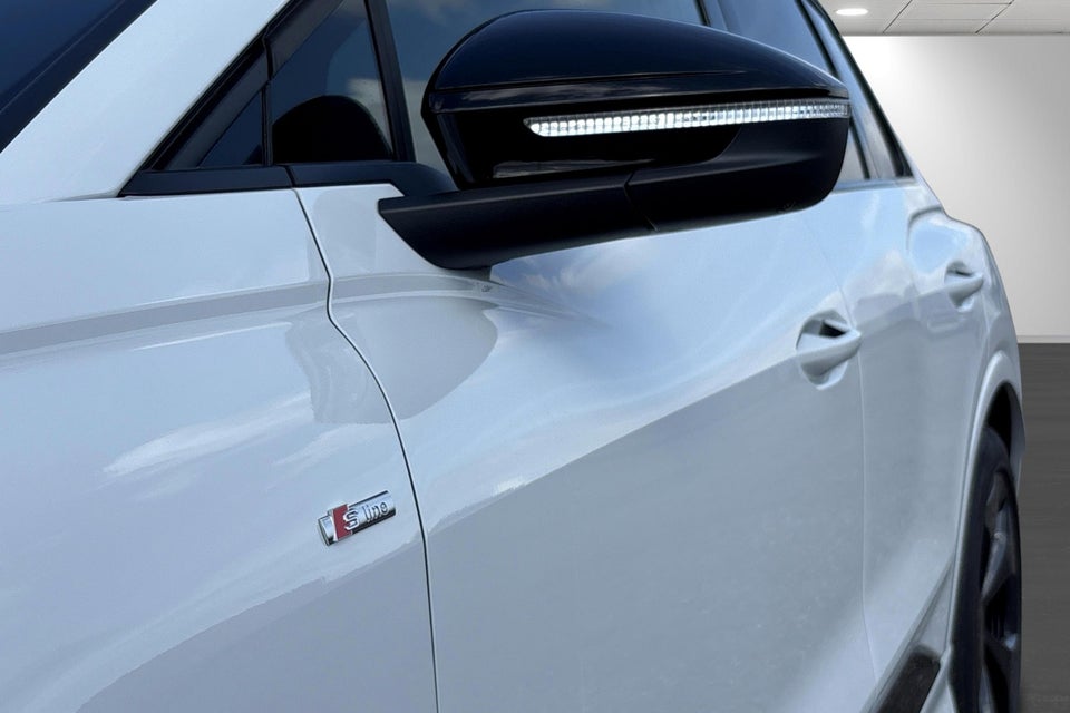 Audi Q4 e-tron performance 5d