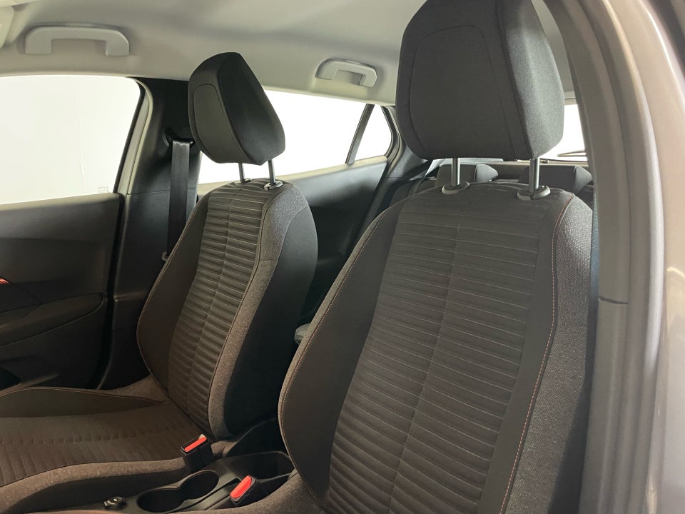 Peugeot 2008 1,2 PureTech 130 Active Limited EAT8 5d