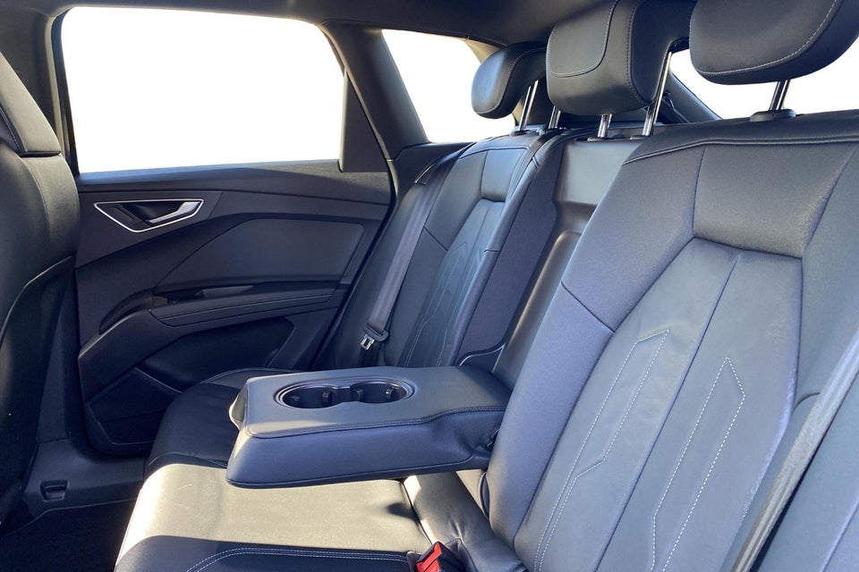 Audi Q4 e-tron 35 S-line 5d