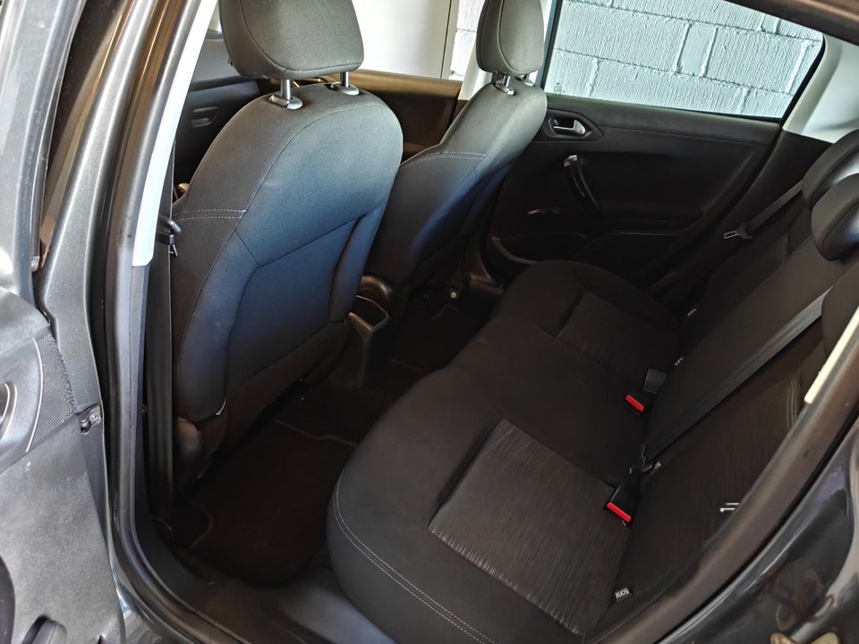 Peugeot 208 1,0 VTi Access 5d