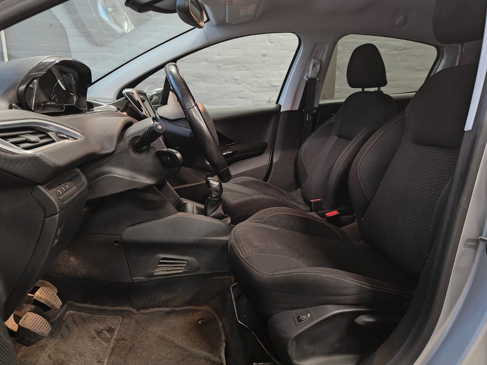 Peugeot 208 1,6 BlueHDi 100 Allure 5d