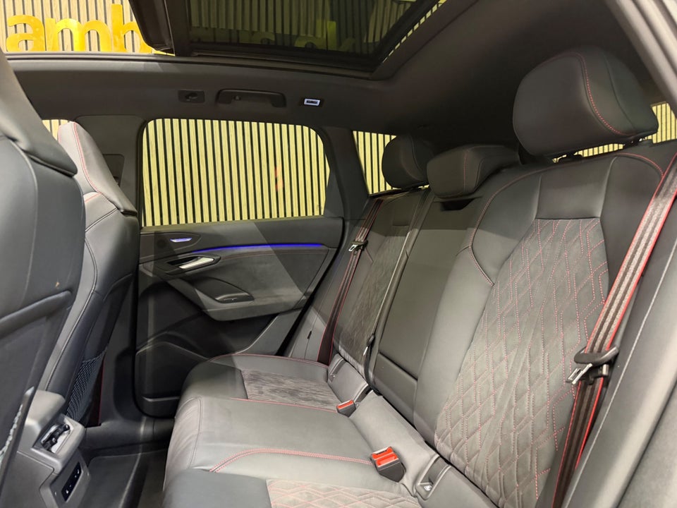 Audi SQ6 e-tron quattro 5d