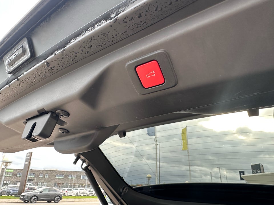 Peugeot e-3008 77 GT Pack 5d